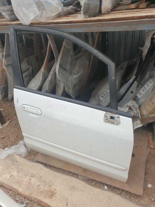 Дверь Mazda Premacy 2004