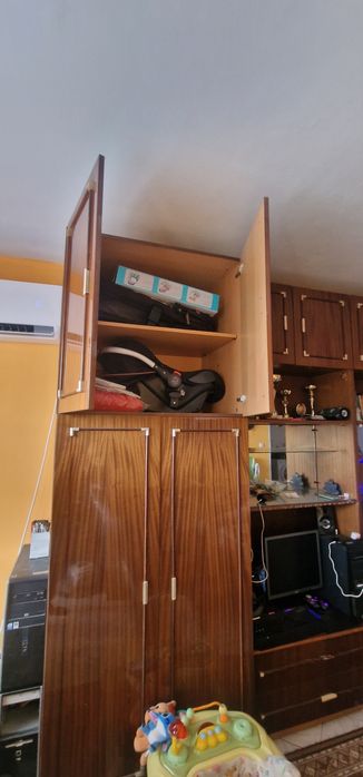 Продавам Ретро Секция