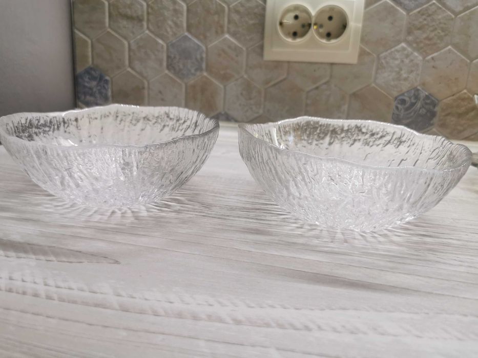 Стъклени купи и плата