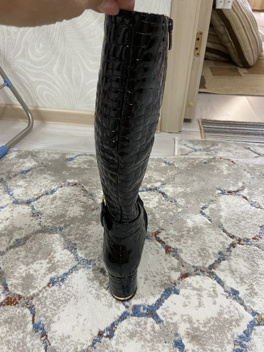 продаю сапоги женские