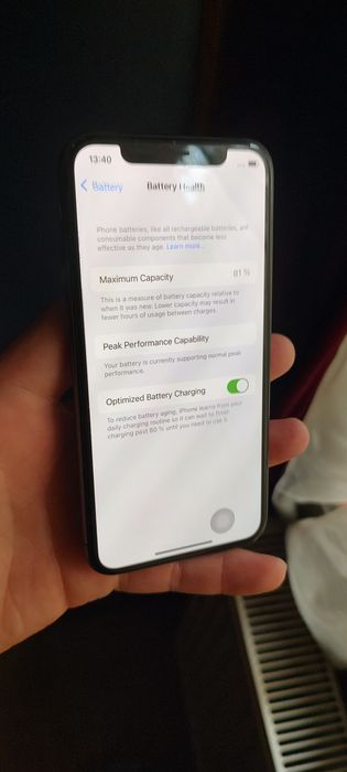 iPhone XS. Cu ecran defect parțial