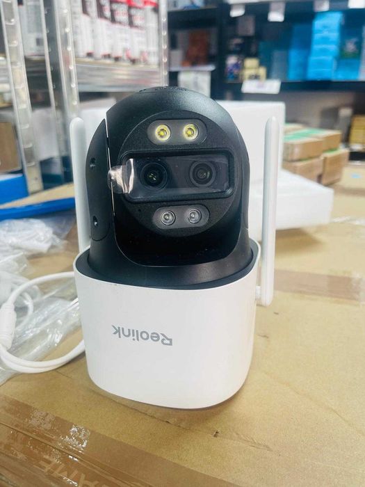 Cameră de supraveghere exterioară Reolink 4K 8MP cu Wi-Fi 6 și funcție PTZ, cu urmărire automată