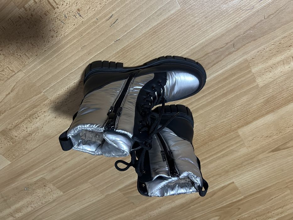 Продам  женские сапоги