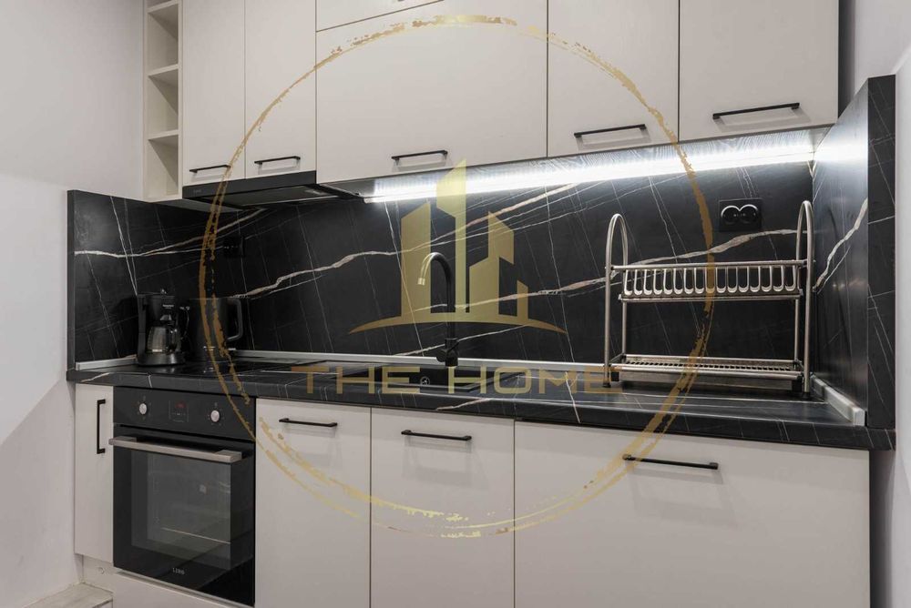 Отлична цена 3 стаен Център