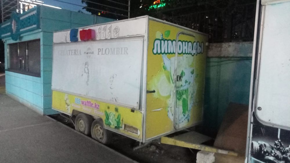 Киоск прицеп Состояние хорошее