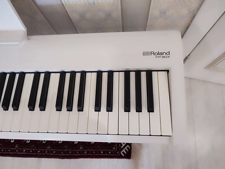 Продается цифровое пианино Roland FP-30X
