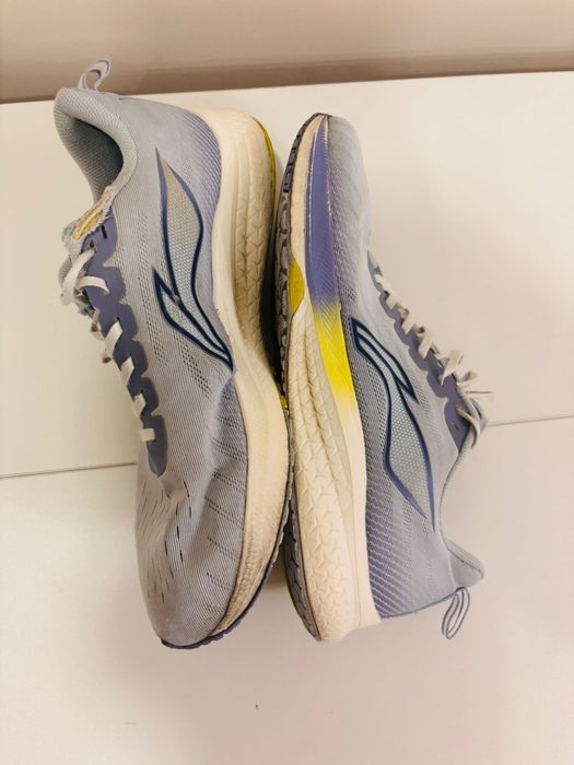Продам беговые кроссовки Li-Ning Red Hare 8