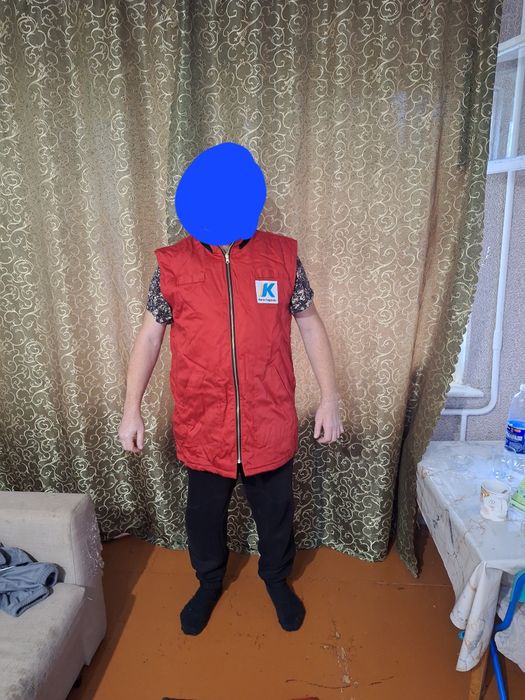 Продам рабочую куртку с жилетом.