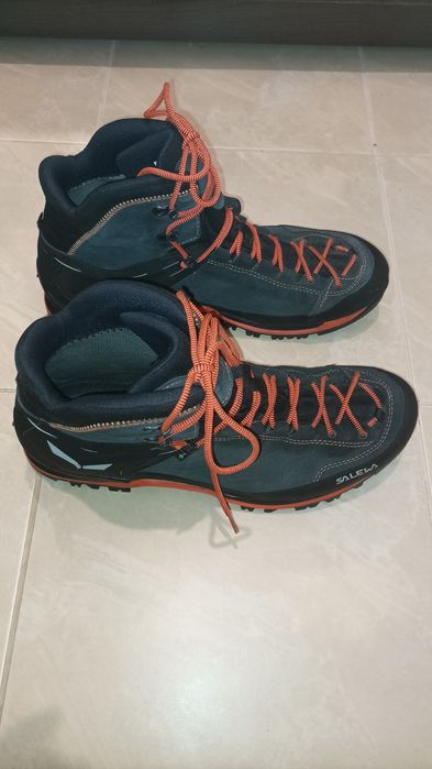 Туристически обувки