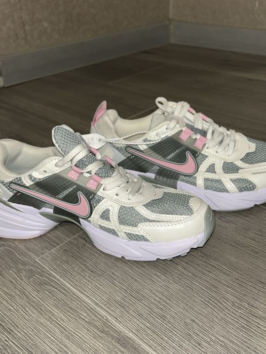 Кроссовки Nike