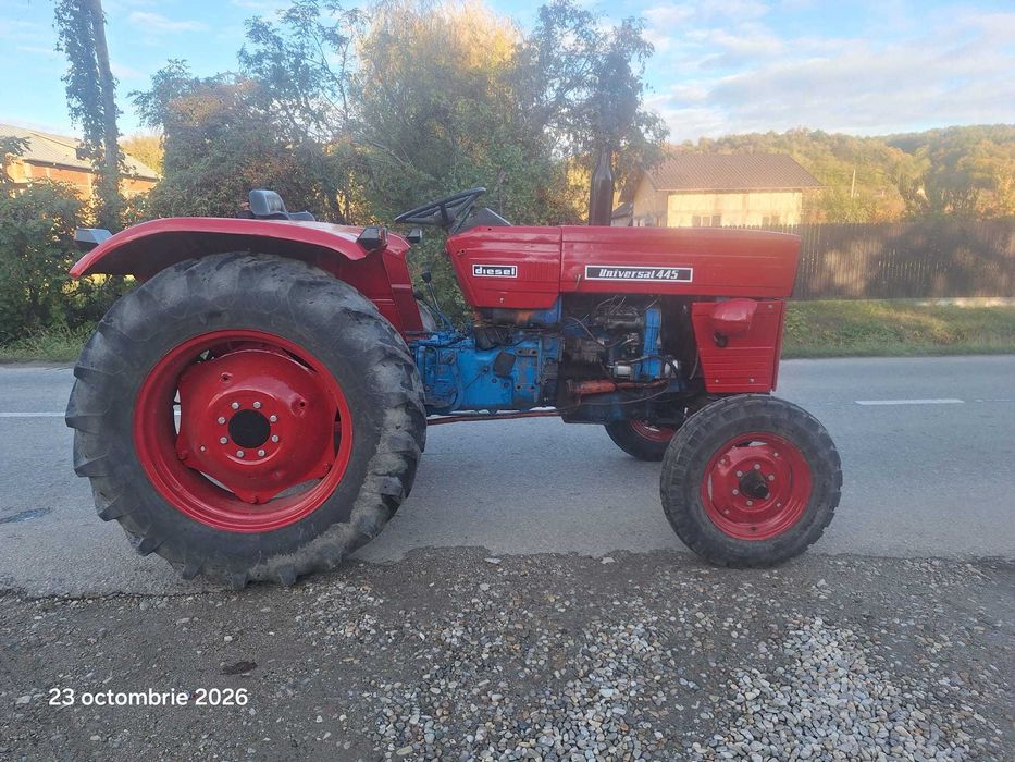Tractor Universal 445, accept orice proba