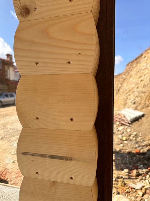 Обла ламперия от сух смърчов материал