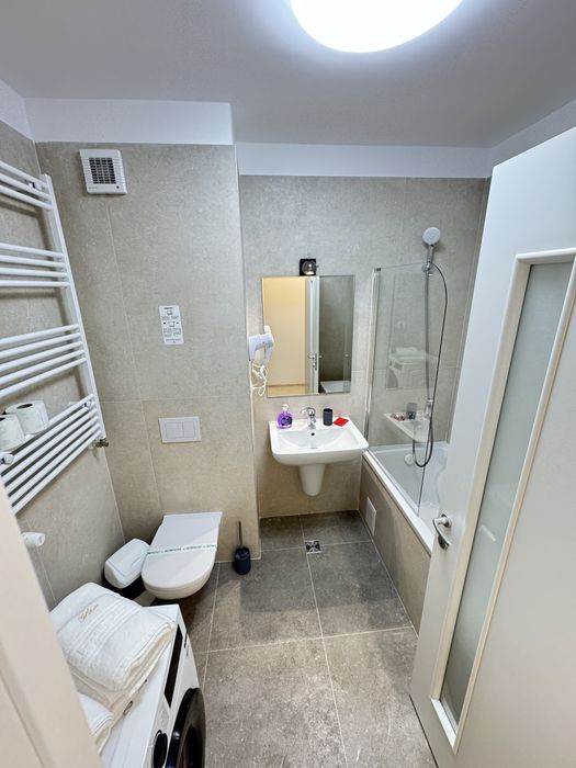 BV Luxury Cazare Apartamente 1-2-3 C Regim Hotelier - Coresi Mall