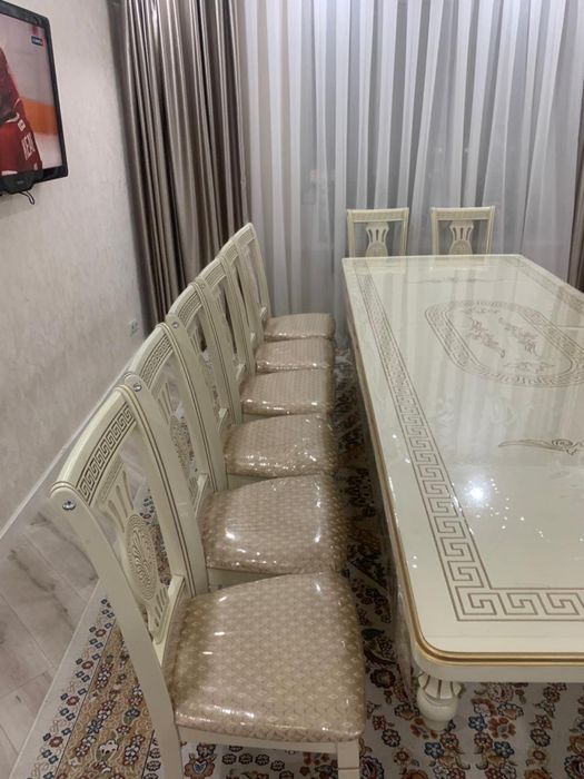 Стол до 3х м и 14 стульев