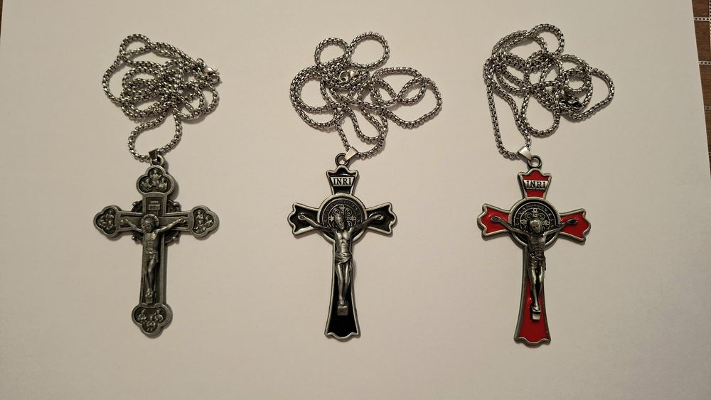 Pandantiv crucifix 7cm / cruce cu lanț.