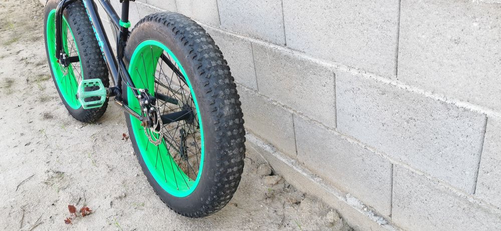 Bicicletă cu roți groase 24"