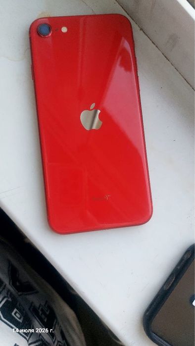iPhone se 2020 в хорошем состаяний