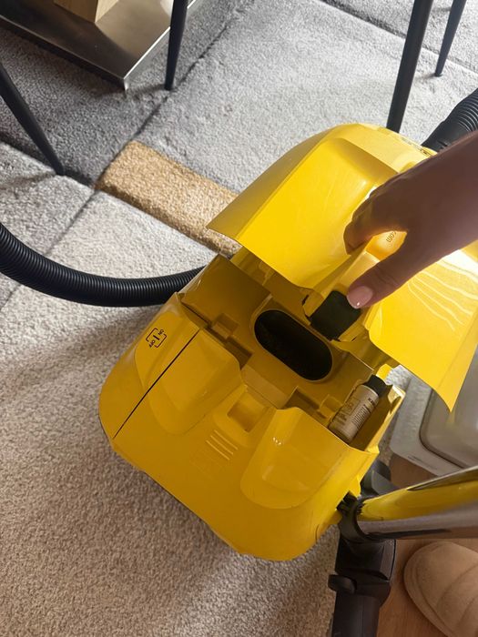 Прахосмукачка с воден филтър Karcher DS 6