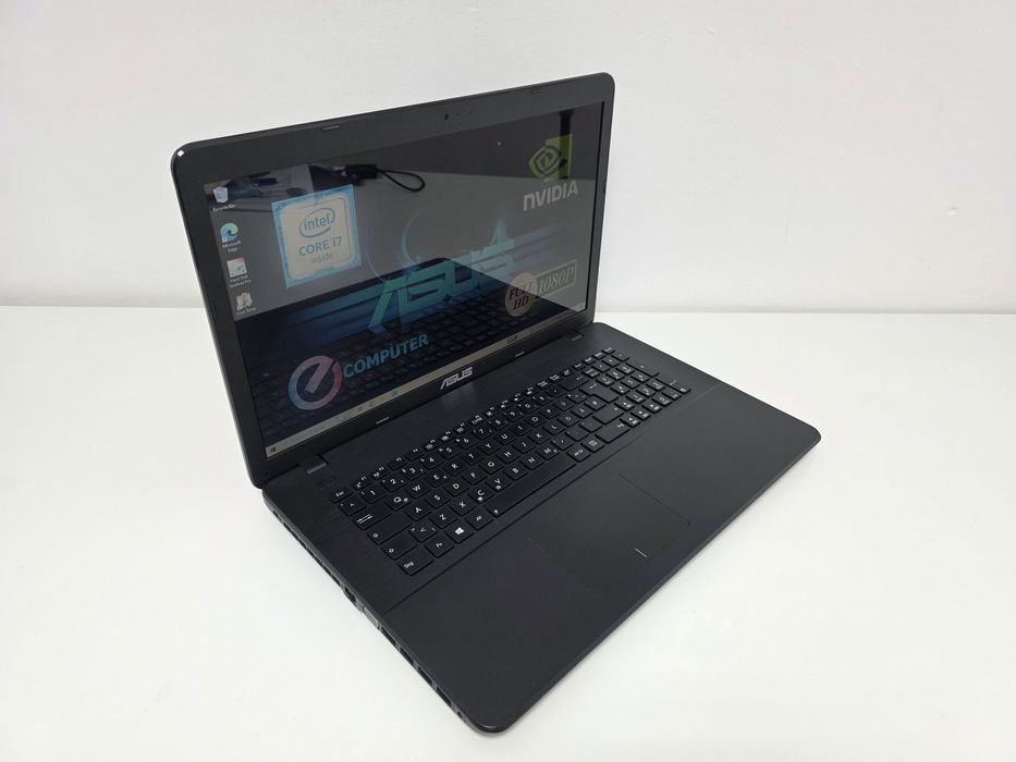 Asus i7 display MARE 17 ssd nVIDIA. GARANTIE