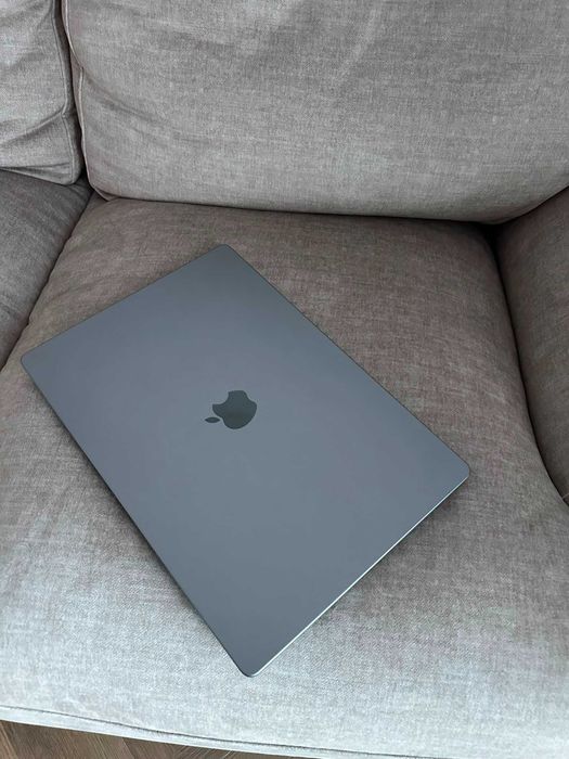 MacBook Pro 16" 2021 M1 Max 64 GB RAM, 1Tb SSD