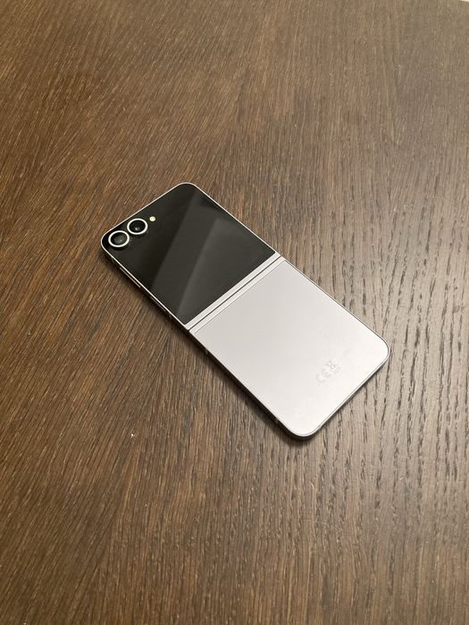 Samsung Galaxy Zflip 6 256GB/12GB