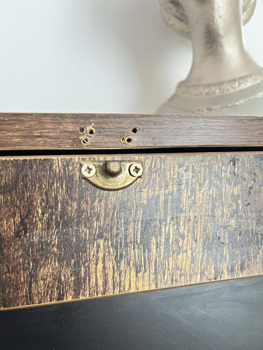 Birou pliabil pe perete