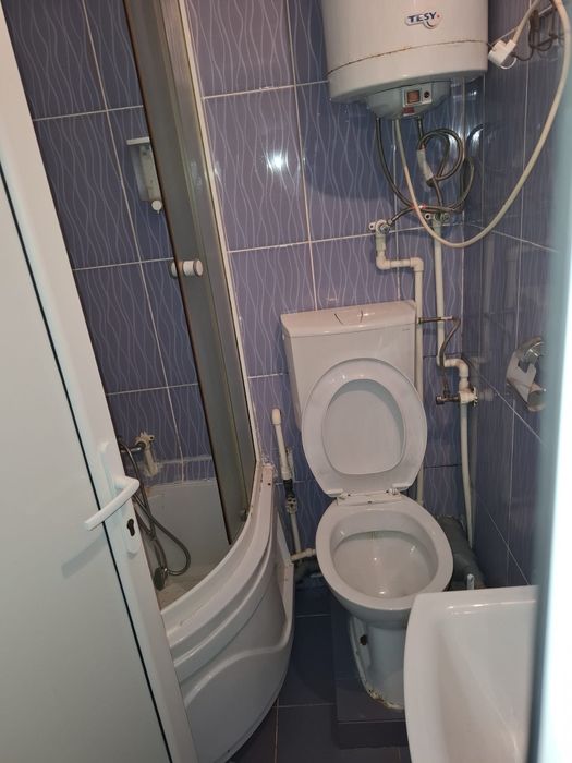 Închiriez garsoniera