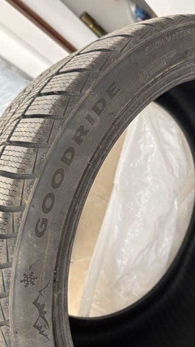 Зимни гуми  GOODRIDE 255/35/19