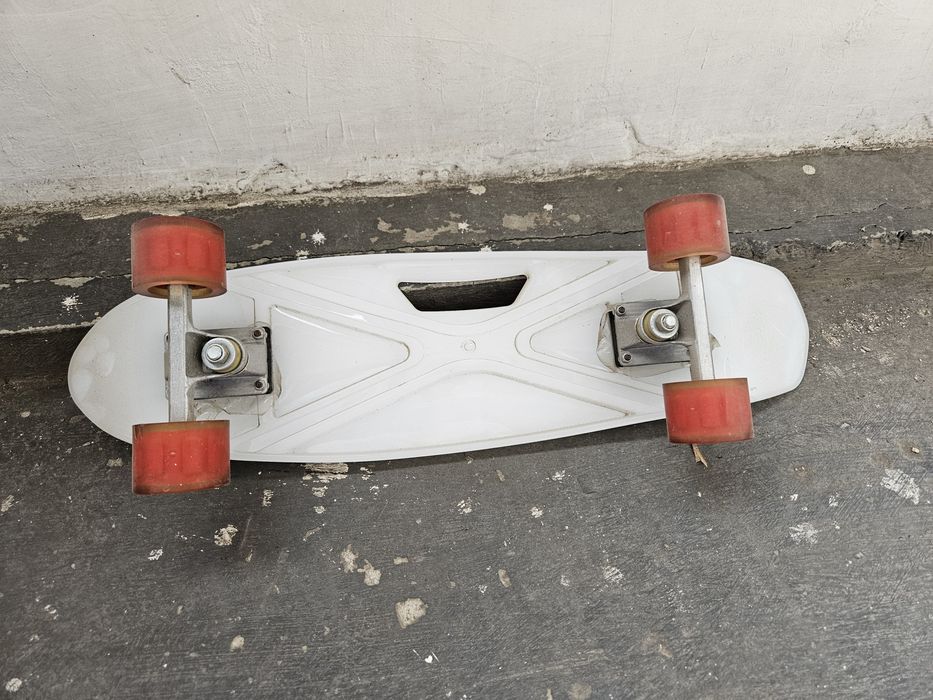 Skateboard copii 
Placă skateboard CP1kateboard00 MID COSMIC Mărimea 7.6" 8 - 12 aniDECATHLON
Placă skateboard CP100 MID COSMIC Mărimea 7.6" 8