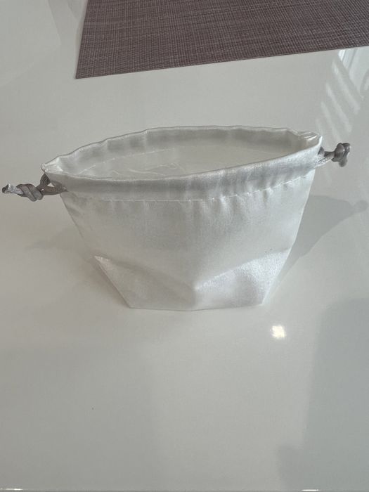 Торбички за бижута Guess