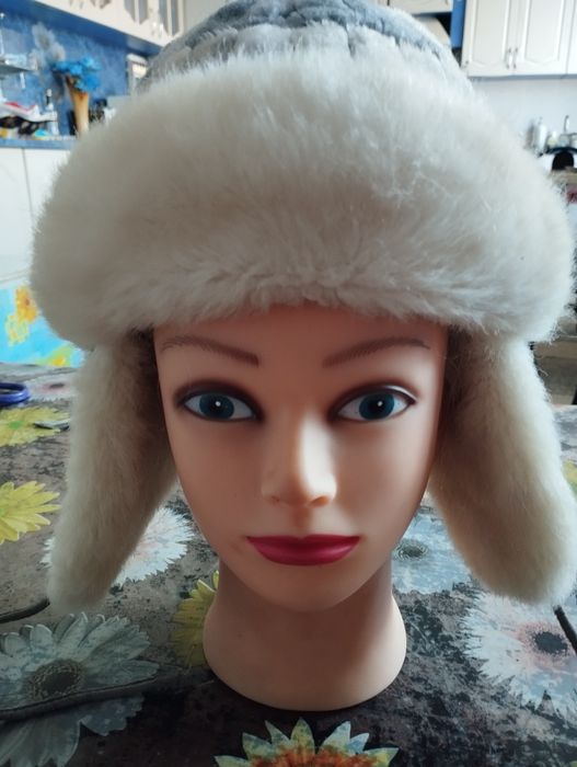 Женские  зимние шапки