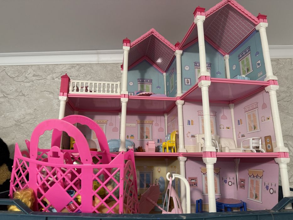 Игрушечный  домик