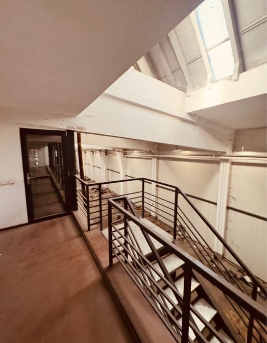 Vanzare hala  800  m.p. inchiriata cu 3600 euro pe luna in Jilava