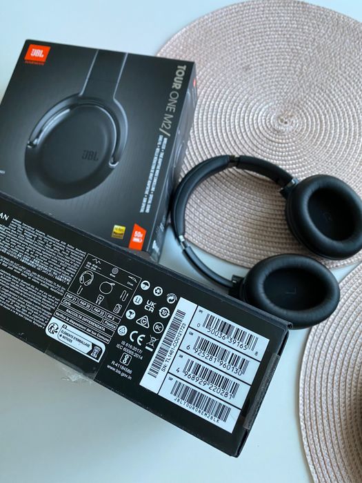 Слушалки безжични JBL Tour One M2 като нови