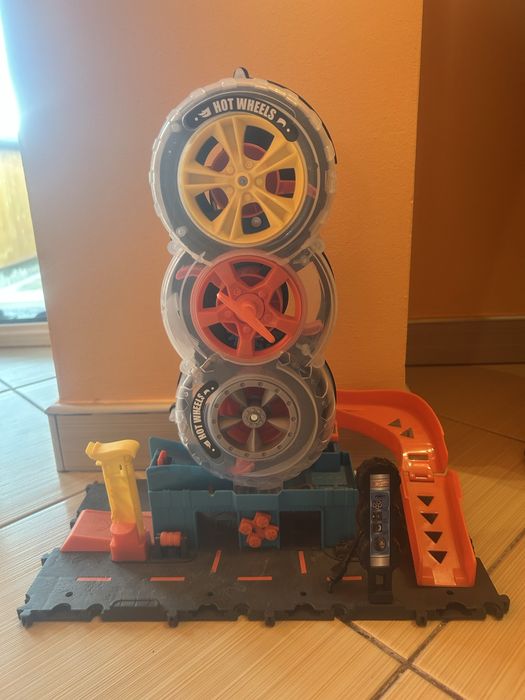 Hot wheels писти