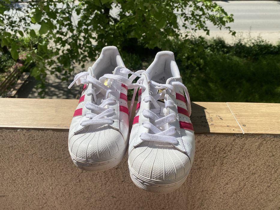 Маратонки adidas 38