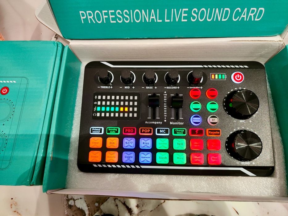 Placa de sunet externa cu efecte de sunet