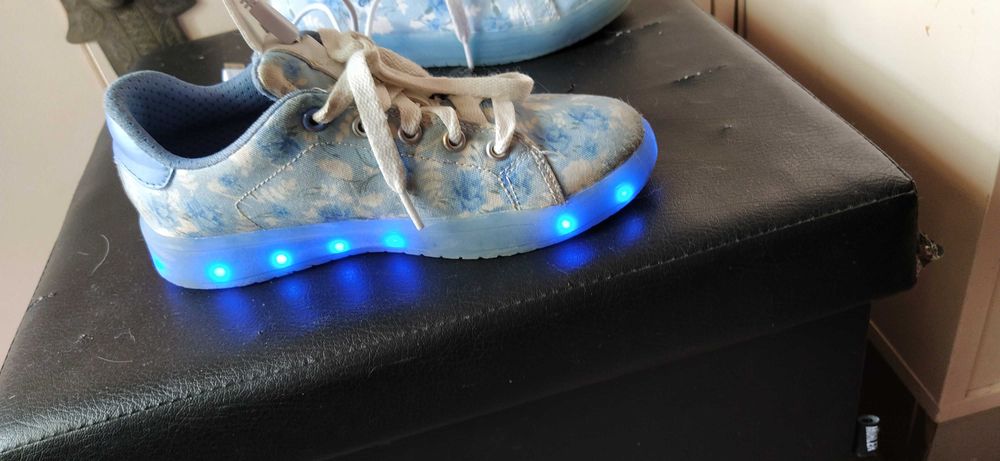 Geox светещи сникърси