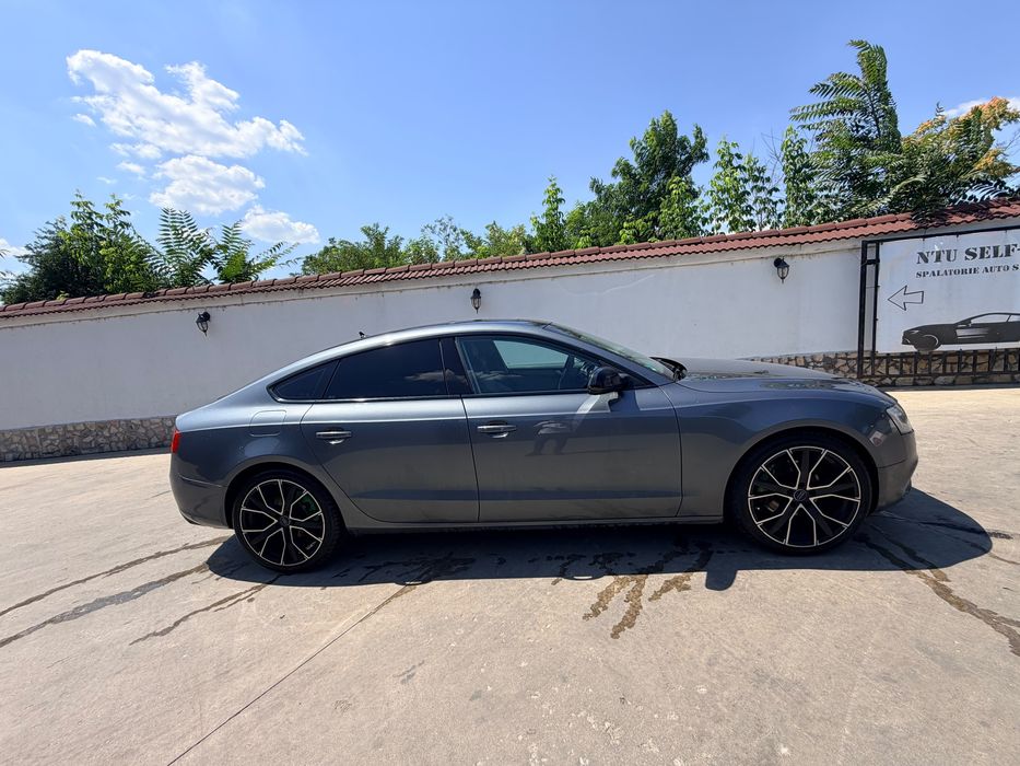 Audi  A5 quattro