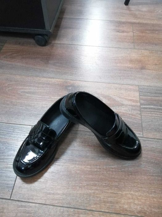 Pantofi casual din  piele lacuita