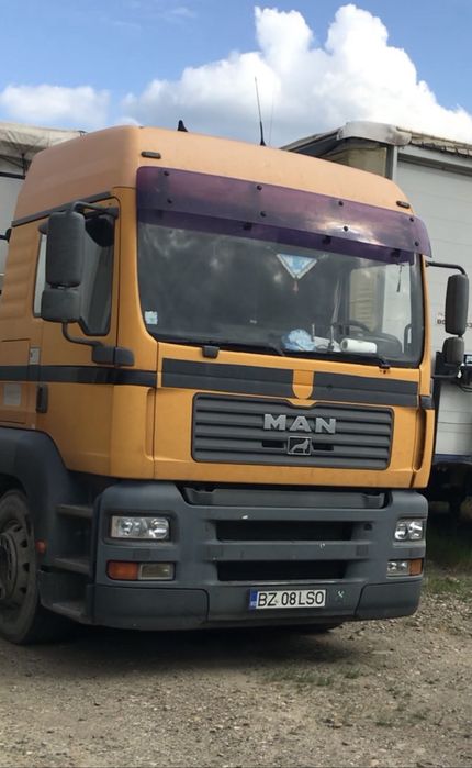 Vand ansamblu cap tractor si semiremorca