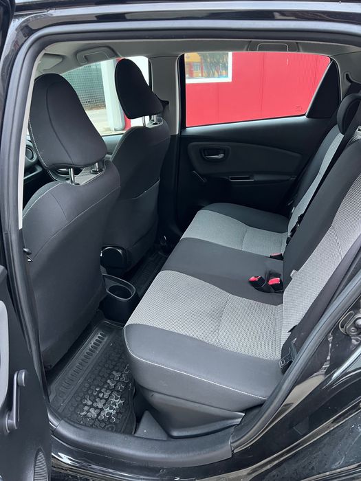 Vand Toyota Yaris 2015 hibrid, 7499€