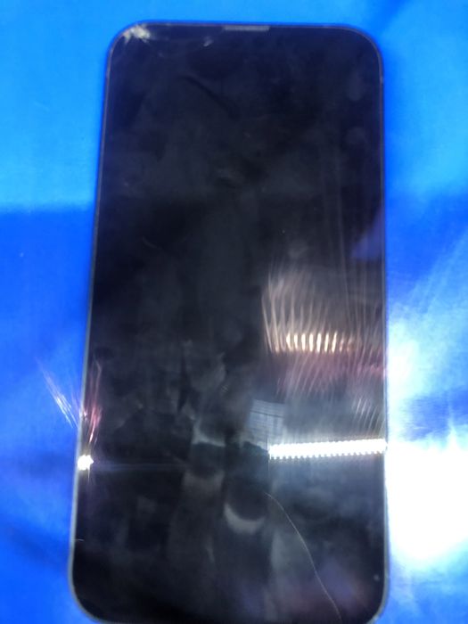 iPhone 13 темно синии 128gb