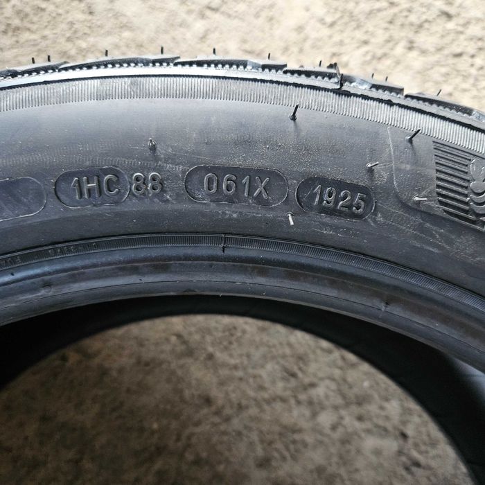2 Нови зимни гуми 245/40R18 Michelin Pilot Alpin 5 XL 97V DOT2025