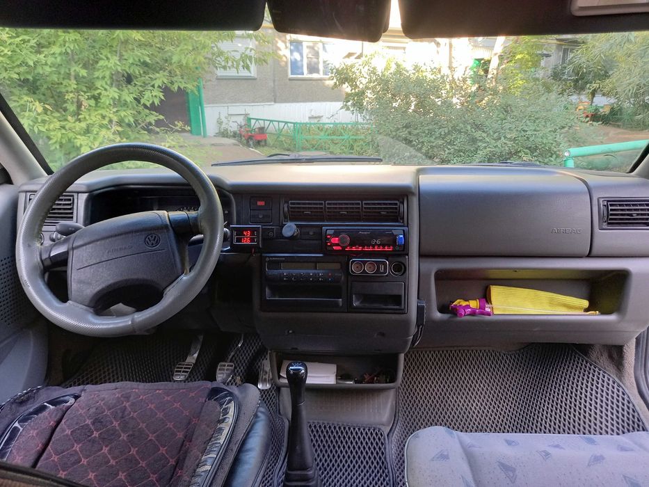 Volkswagen Caravelle 1997 г.