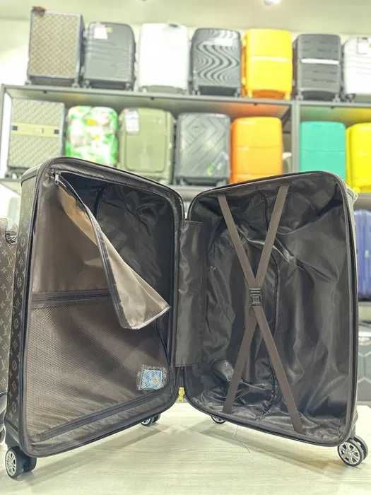 Чемоданы Louis Vuitton