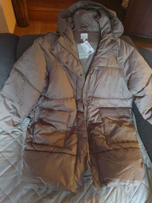 Vand geaca dama lunga de iarna H&M masura L(merge la XXL)
