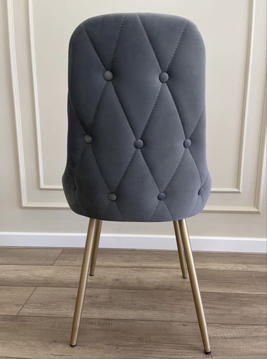 Продаю стол со стульями