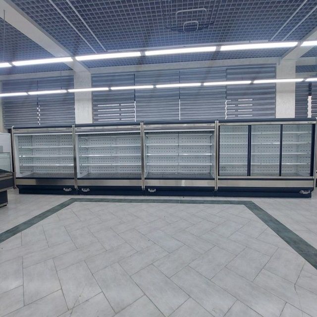 Витрина горка шкаф холодильник