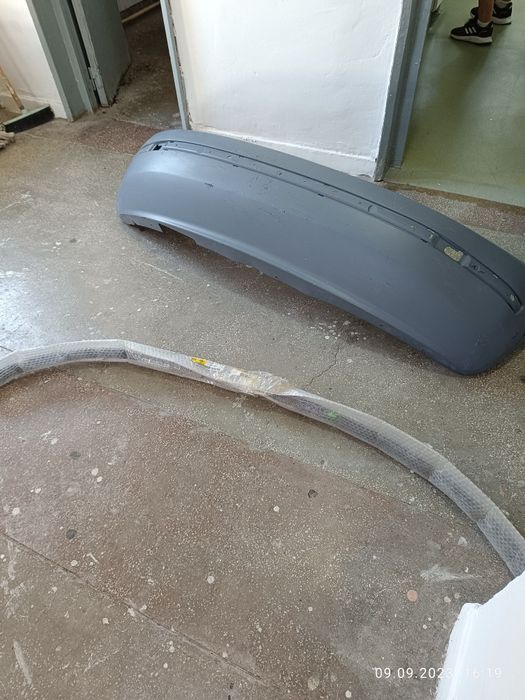 Vând bara spate noua Skoda Fabia 2003